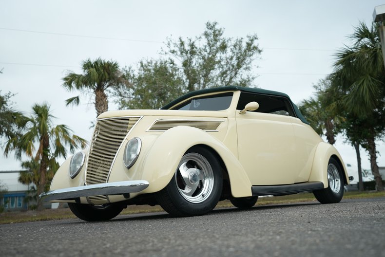 Unknown-Cabriolet-1937-Alabaster-White-Green-Light-14