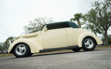 Unknown-Cabriolet-1937-Alabaster-White-Green-Light-15