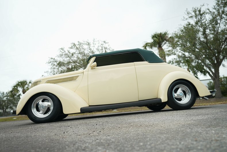 Unknown-Cabriolet-1937-Alabaster-White-Green-Light-15