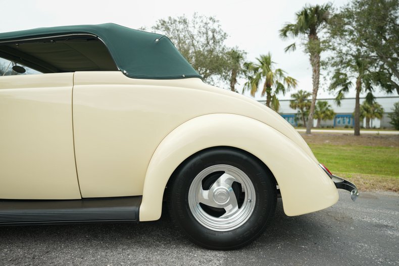 Unknown-Cabriolet-1937-Alabaster-White-Green-Light-18