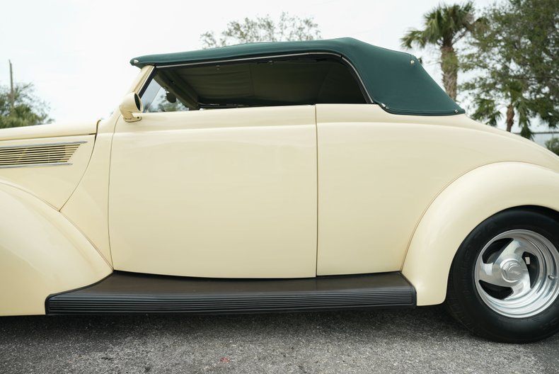 Unknown-Cabriolet-1937-Alabaster-White-Green-Light-19