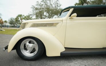 Unknown-Cabriolet-1937-Alabaster-White-Green-Light-20