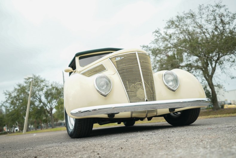 Unknown-Cabriolet-1937-Alabaster-White-Green-Light-23