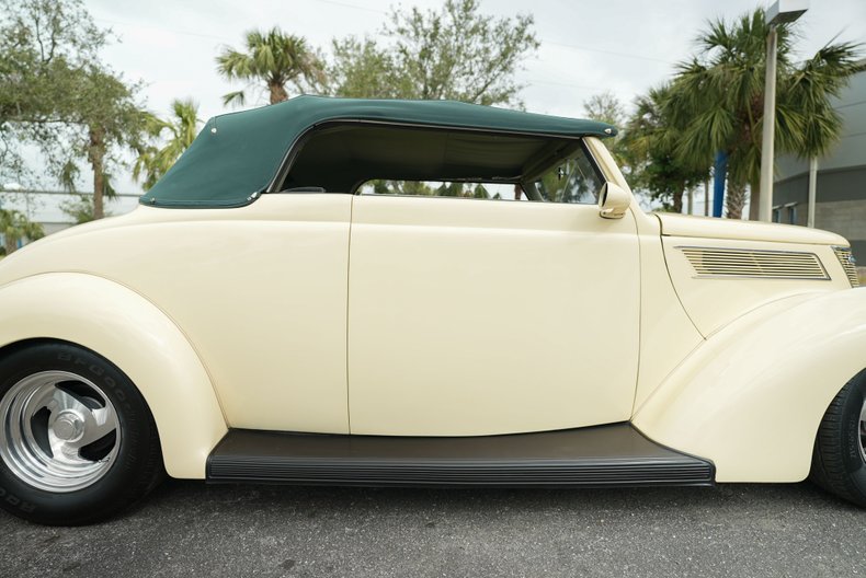 Unknown-Cabriolet-1937-Alabaster-White-Green-Light-34