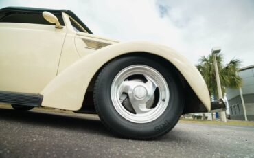 Unknown-Cabriolet-1937-Alabaster-White-Green-Light-36