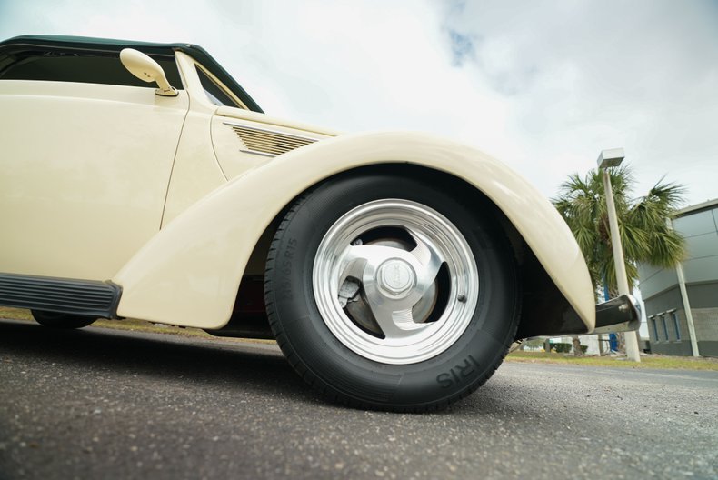 Unknown-Cabriolet-1937-Alabaster-White-Green-Light-36