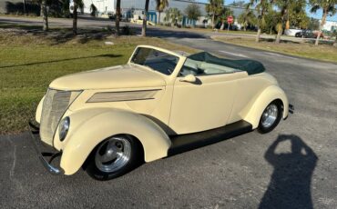 Unknown-Cabriolet-1937-Alabaster-White-Green-Light-39