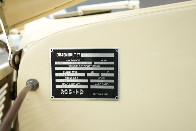 Unknown-Cabriolet-1937-Alabaster-White-Green-Light-44