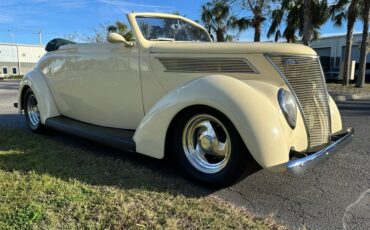 Unknown-Cabriolet-1937-Alabaster-White-Green-Light-46