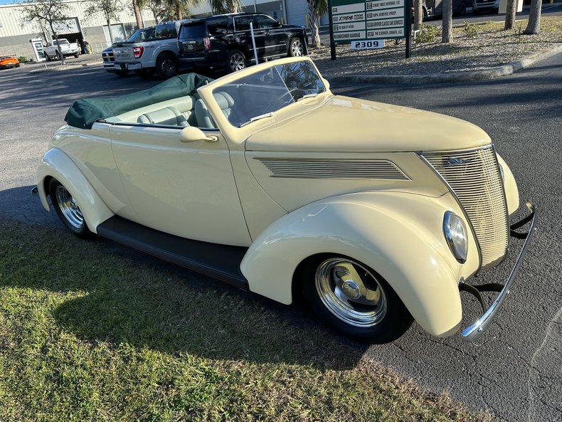 Unknown-Cabriolet-1937-Alabaster-White-Green-Light-47