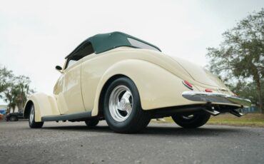 Unknown-Cabriolet-1937-Alabaster-White-Green-Light-5
