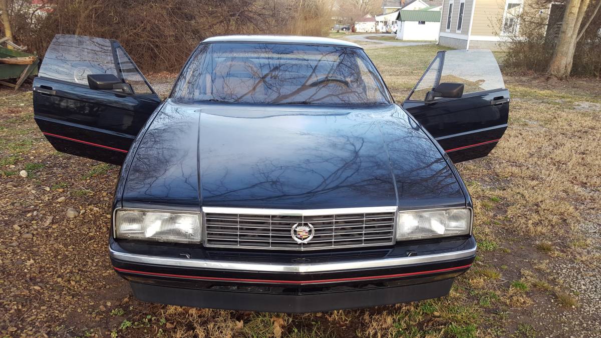 Unknown-Caddilac-allante-1989-black-1