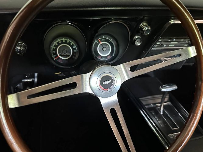 Unknown-Camaro-1967-Aztec-Bronze-Black-11