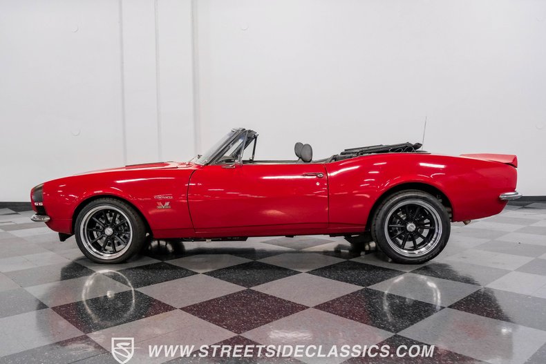 Unknown-Camaro-1967-Balero-Red-Black
