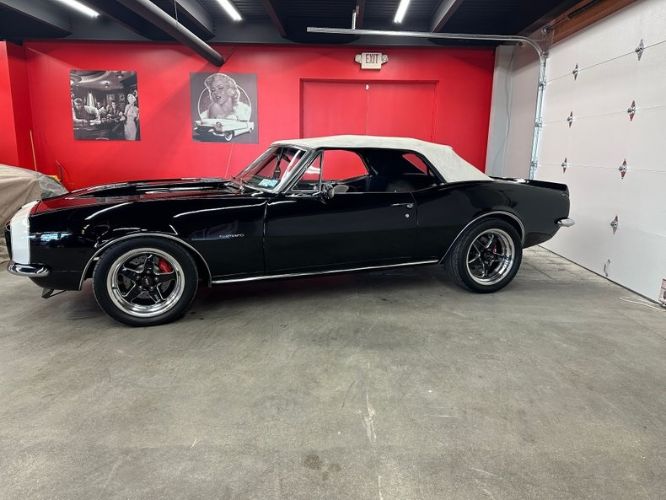 Unknown-Camaro-1967-Black-White-Top-Black-1