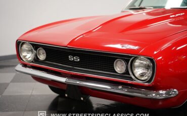 Unknown-Camaro-1967-Bolero-Red-Black-1