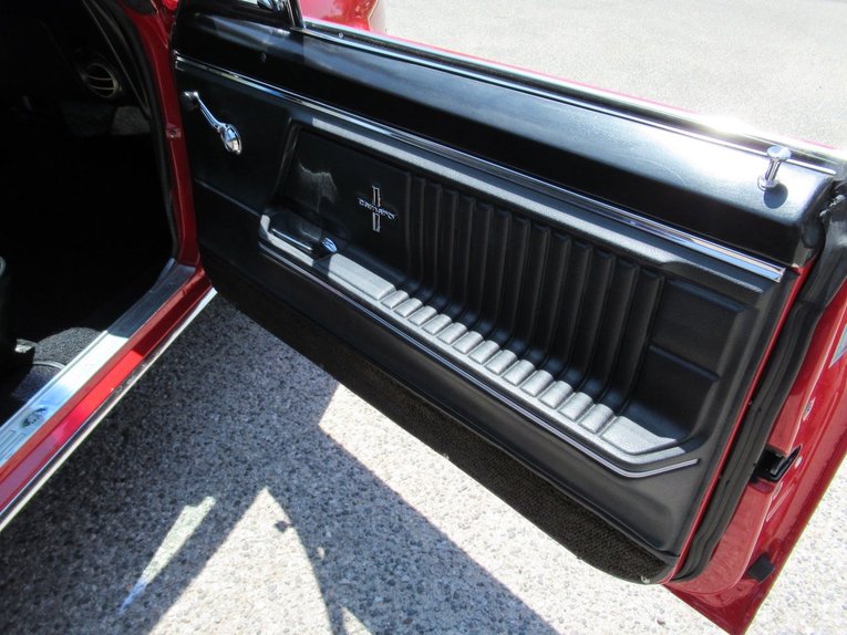 Unknown-Camaro-1967-Bolero-Red-Black-11