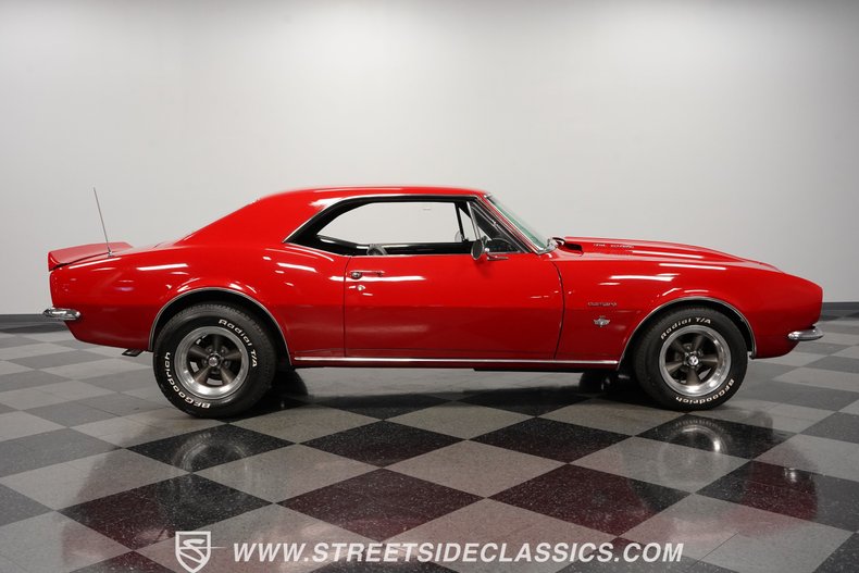Unknown-Camaro-1967-Bolero-Red-Black-15