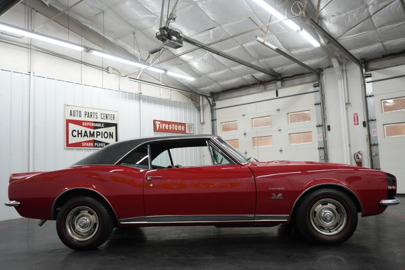 Unknown-Camaro-1967-Bolero-Red-Black-16