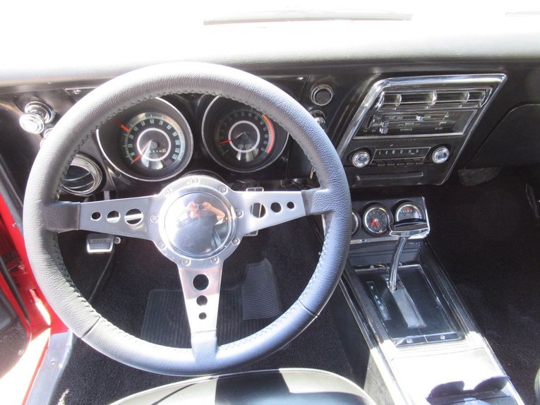 Unknown-Camaro-1967-Bolero-Red-Black-16