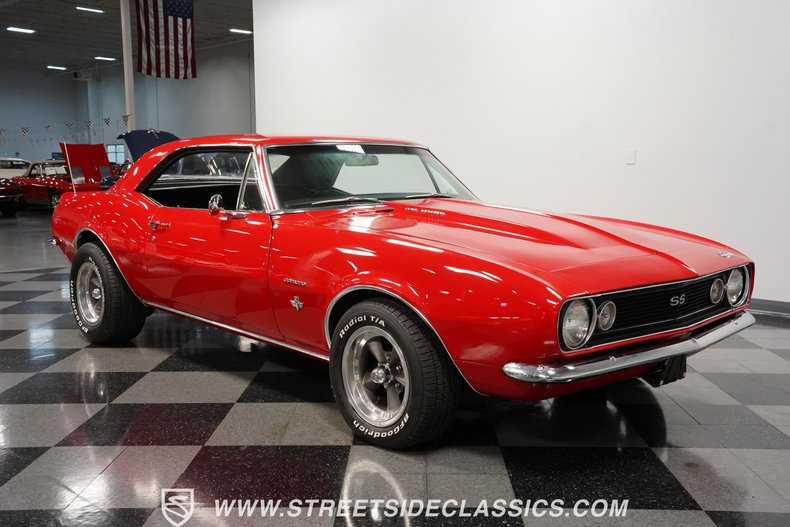 Unknown-Camaro-1967-Bolero-Red-Black-17