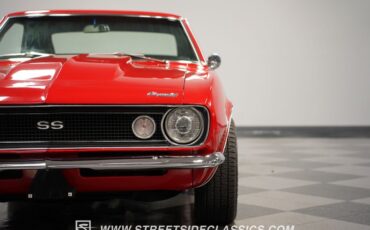 Unknown-Camaro-1967-Bolero-Red-Black-2