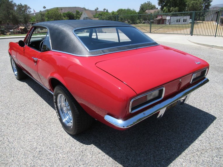 Unknown-Camaro-1967-Bolero-Red-Black-20