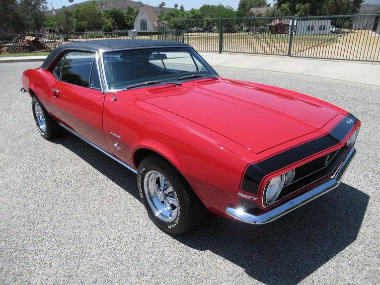 Unknown-Camaro-1967-Bolero-Red-Black-21