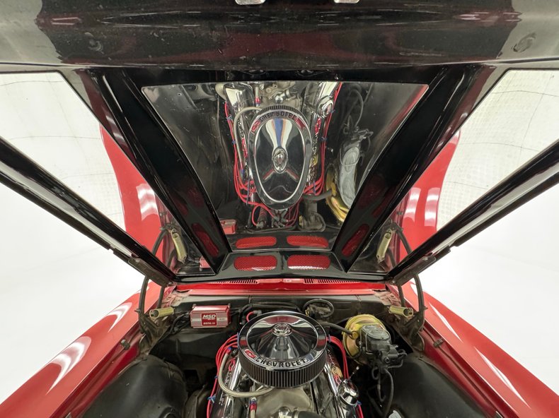 Unknown-Camaro-1967-Bolero-Red-Black-22