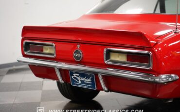 Unknown-Camaro-1967-Bolero-Red-Black-24