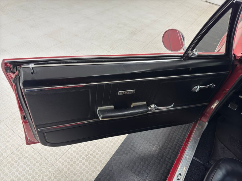 Unknown-Camaro-1967-Bolero-Red-Black-29