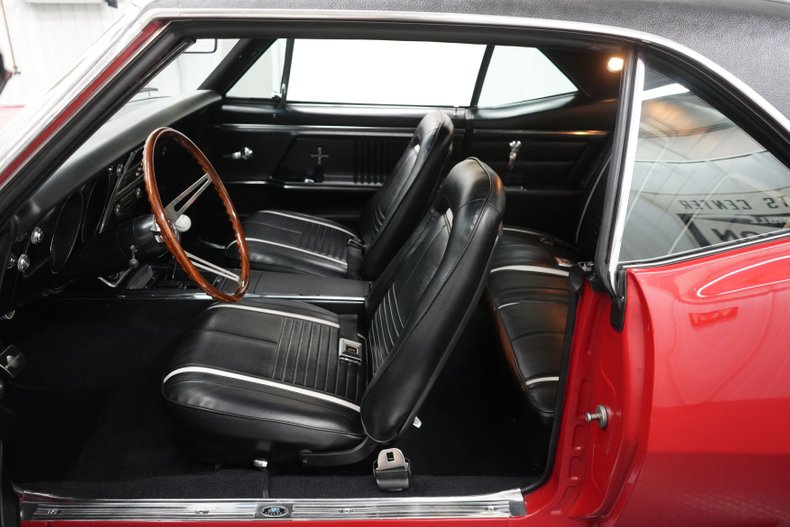Unknown-Camaro-1967-Bolero-Red-Black-35
