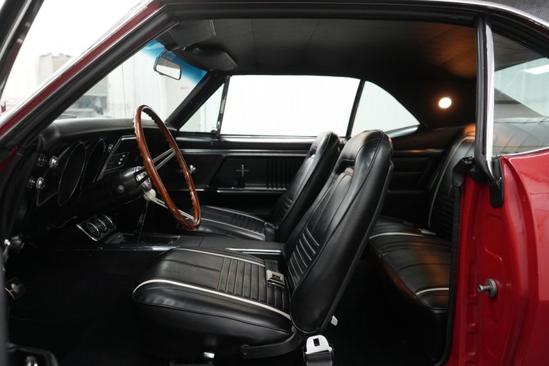 Unknown-Camaro-1967-Bolero-Red-Black-36