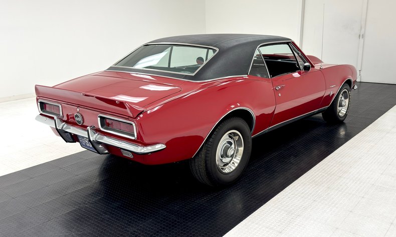 Unknown-Camaro-1967-Bolero-Red-Black-36