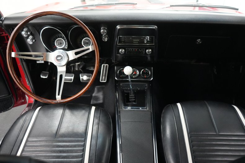 Unknown-Camaro-1967-Bolero-Red-Black-39