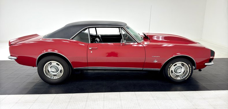Unknown-Camaro-1967-Bolero-Red-Black-4