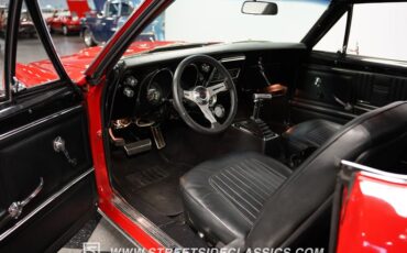 Unknown-Camaro-1967-Bolero-Red-Black-4