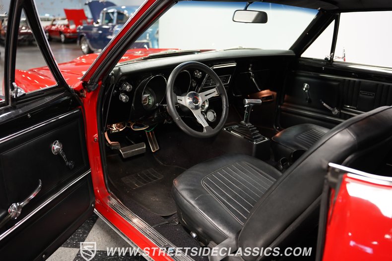 Unknown-Camaro-1967-Bolero-Red-Black-4