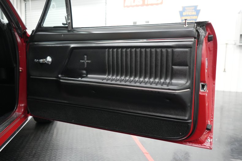 Unknown-Camaro-1967-Bolero-Red-Black-47