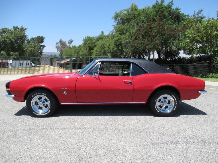 Unknown-Camaro-1967-Bolero-Red-Black