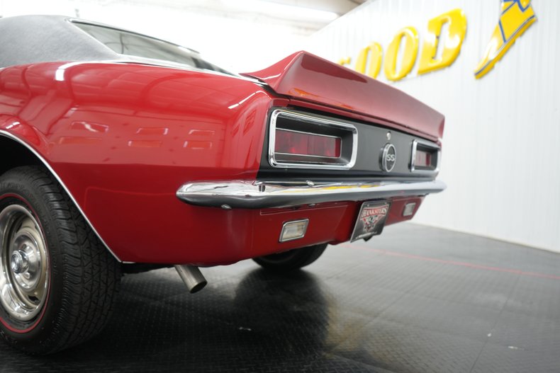 Unknown-Camaro-1967-Bolero-Red-Black-8