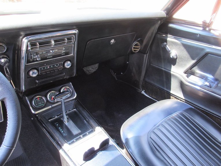 Unknown-Camaro-1967-Bolero-Red-Black-8
