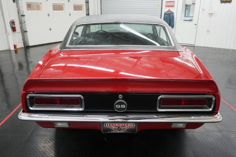 Unknown-Camaro-1967-Bolero-Red-Black-9
