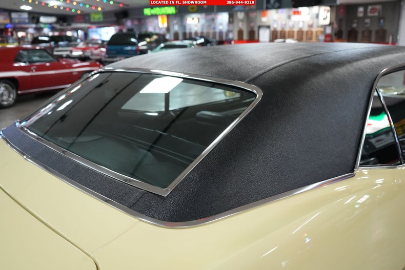 Unknown-Camaro-1967-Butternut-Yellow-Black-22