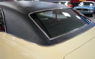 Unknown-Camaro-1967-Butternut-Yellow-Black-28