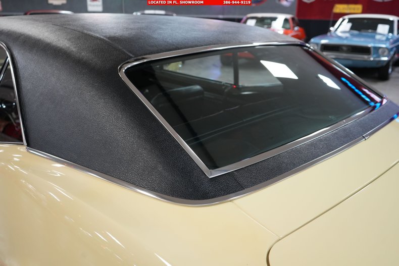 Unknown-Camaro-1967-Butternut-Yellow-Black-28