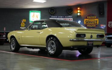 Unknown-Camaro-1967-Butternut-Yellow-Black-7