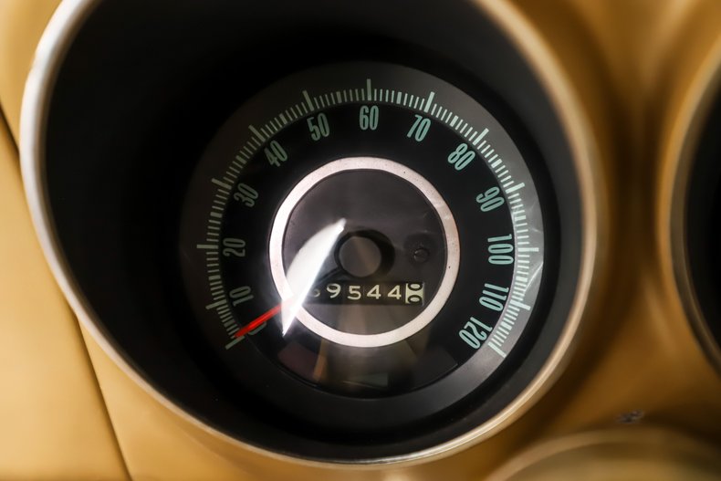 Unknown-Camaro-1967-Capri-Creme-Gold-1