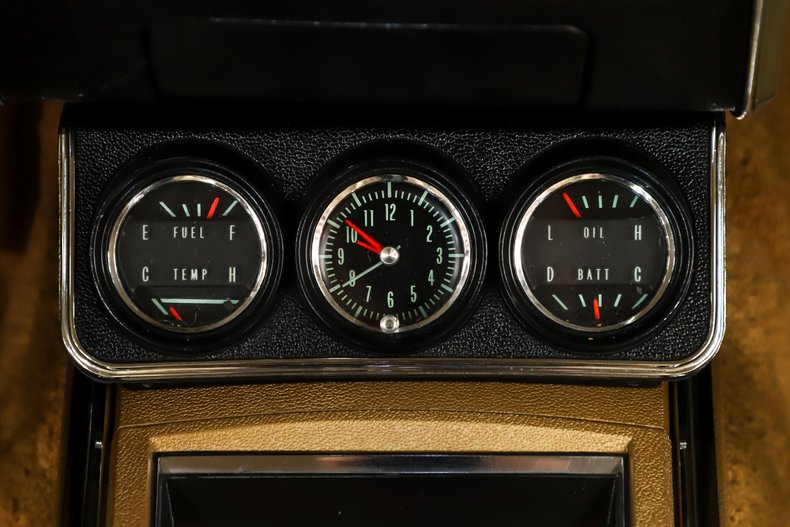Unknown-Camaro-1967-Capri-Creme-Gold-16