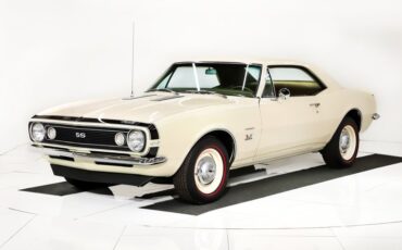 Unknown-Camaro-1967-Capri-Creme-Gold-2